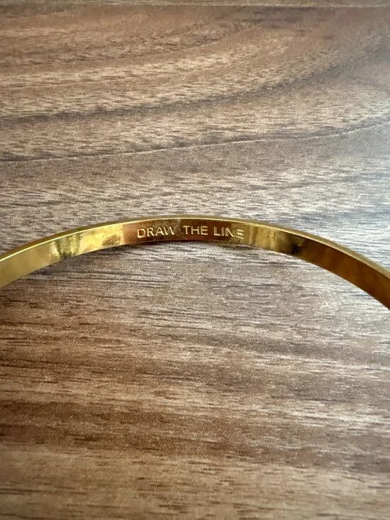 Kate Spade Draw the Line Black Enamel Gold Bangle Bracelet Idiom Collection NWOT - Picture 4 of 4